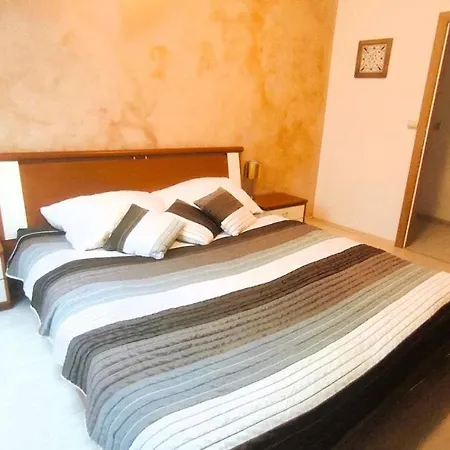 Daire Blumental Apartment, Garden, Ac Bratislava