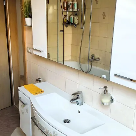 Blumental Apartment, Garden, Ac Daire