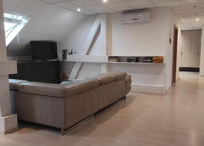 Blumental Apartment, Garden, Ac Apartment